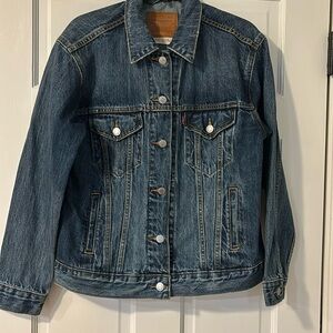 Levi’s woman’s M jean jacket. Perfect condition. Never worn!
